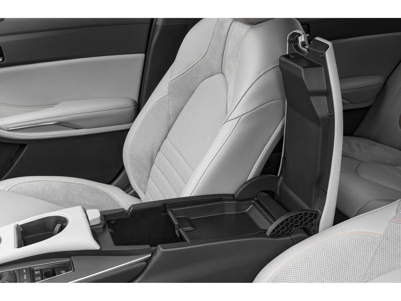 2020 Toyota Avalon Hybrid XSE