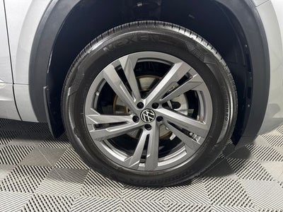 2024 Volkswagen Atlas Cross Sport 2.0T SEL R-Line