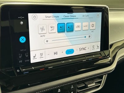 2025 Volkswagen Atlas Cross Sport 2.0T SEL Premium R-Line