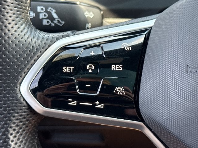 2023 Volkswagen Tiguan SEL R-Line