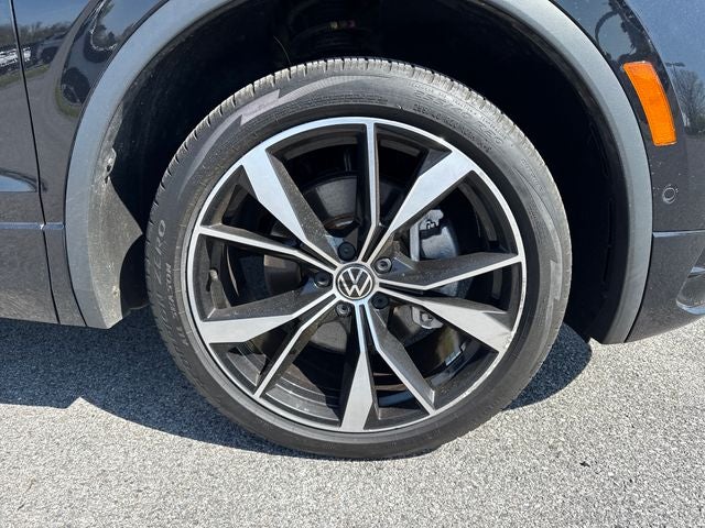 2023 Volkswagen Tiguan SEL R-Line