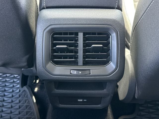 2025 Volkswagen Taos SEL