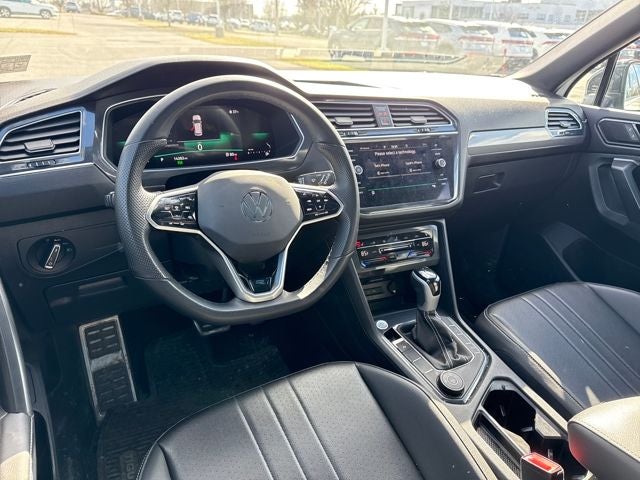 2024 Volkswagen Tiguan SE R-Line Black