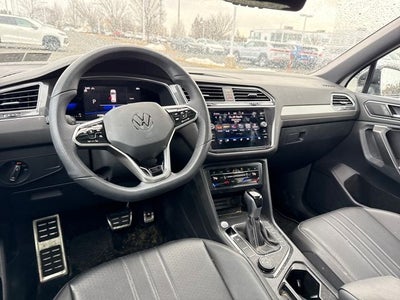 2022 Volkswagen Tiguan SE R-Line Black