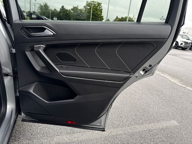 2023 Volkswagen Tiguan SE R-Line Black
