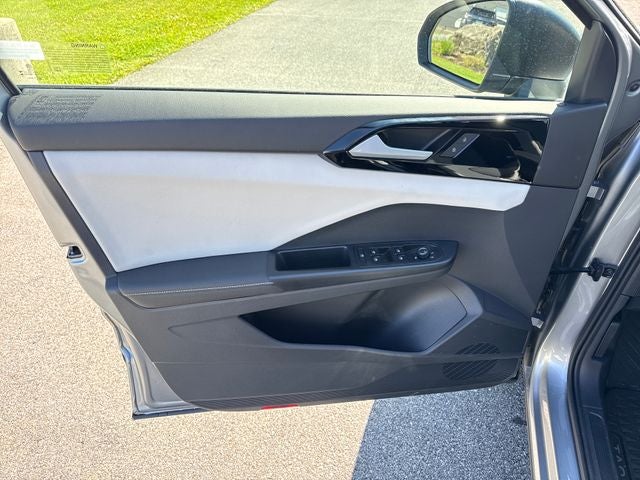 2025 Volkswagen Taos S