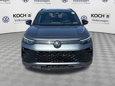 2025 Volkswagen Tiguan SE R-Line Black