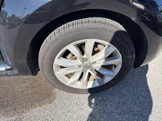 2013 Volkswagen Beetle Base