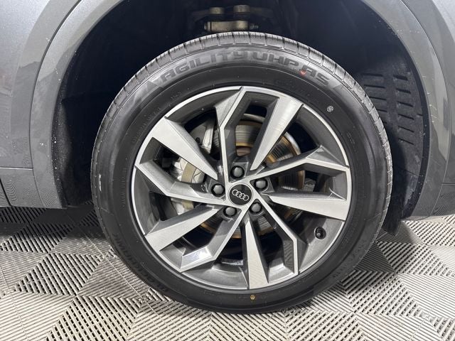 2023 Audi Q5 S line Premium