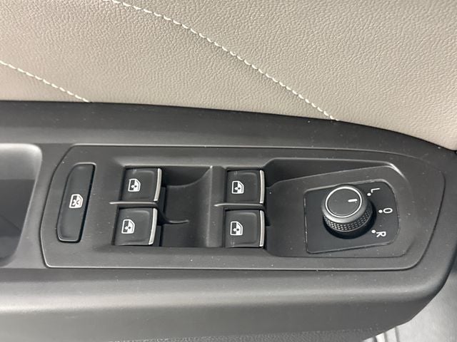2022 Volkswagen Atlas Cross Sport 2.0T SEL R-Line