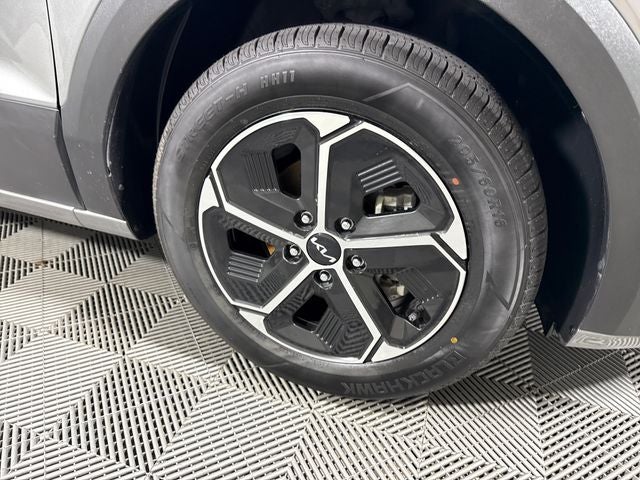 2023 Kia Niro LX