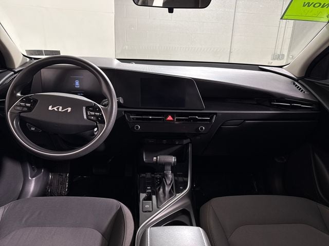 2023 Kia Niro LX