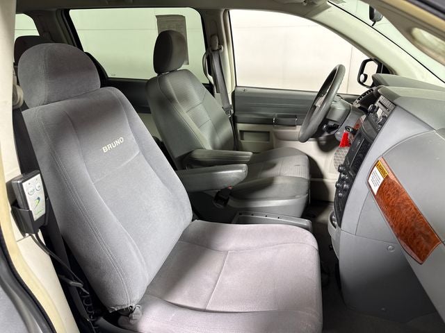 2008 Chrysler Town & Country LX