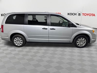 2008 Chrysler Town & Country LX