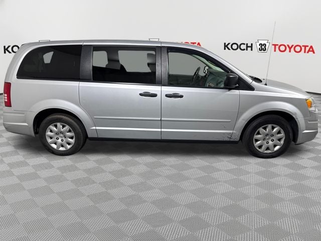 2008 Chrysler Town & Country LX