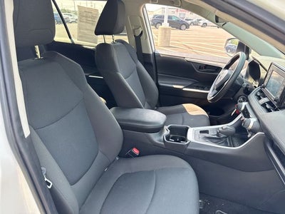 2022 Toyota RAV4 LE