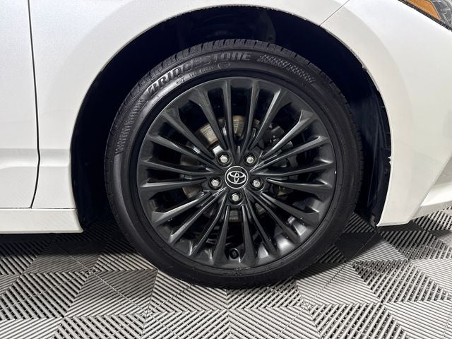 2020 Toyota Avalon Hybrid XSE
