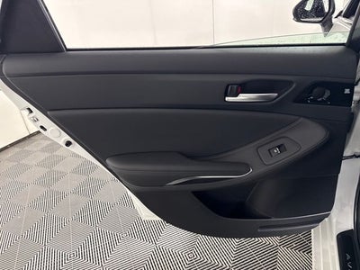 2020 Toyota Avalon Hybrid XSE