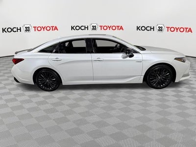 2020 Toyota Avalon Hybrid XSE