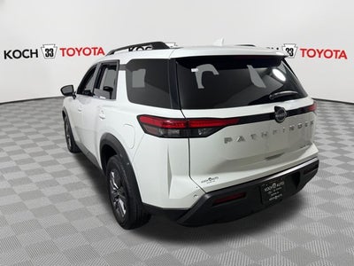2024 Nissan Pathfinder SV