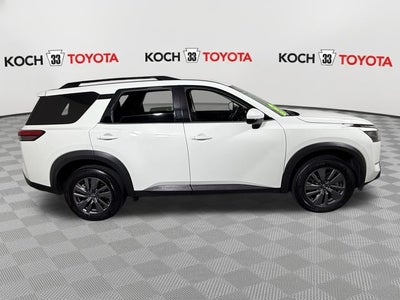 2024 Nissan Pathfinder SV
