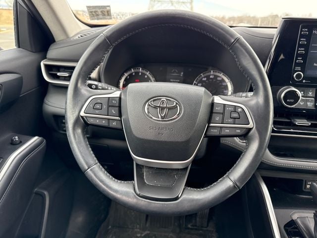 2022 Toyota Highlander LE