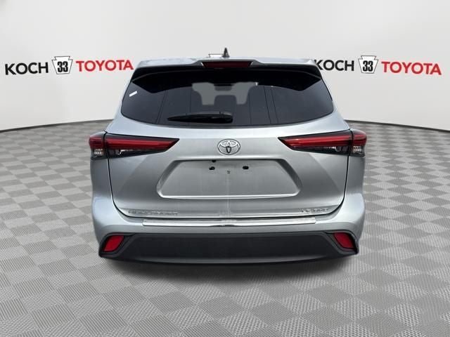 2022 Toyota Highlander LE