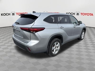 2022 Toyota Highlander LE
