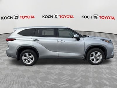2022 Toyota Highlander LE
