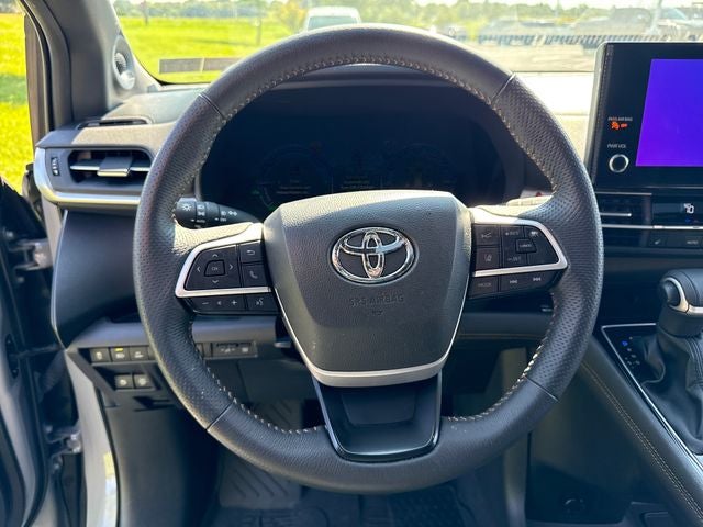 2025 Toyota Sienna Woodland Edition 7 Passenger