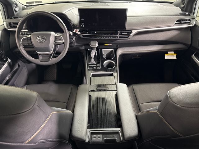 2025 Toyota Sienna Woodland Edition 7 Passenger