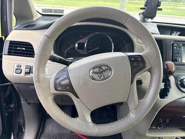 2012 Toyota Sienna XLE 7 Passenger