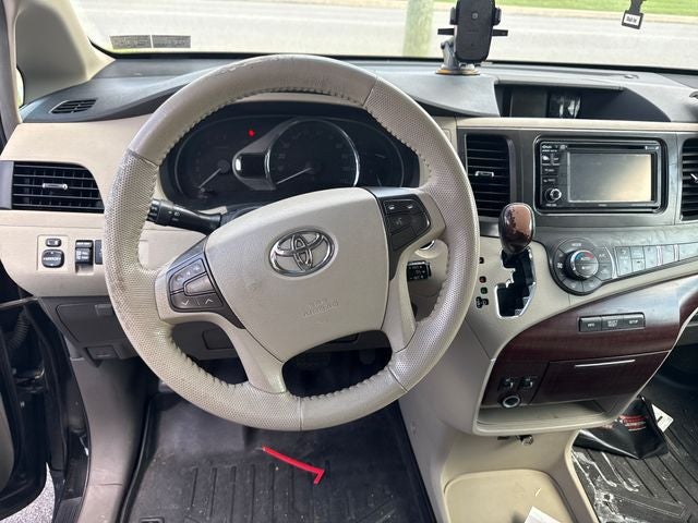 2012 Toyota Sienna XLE 7 Passenger