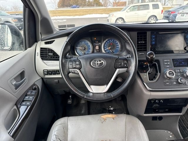 2017 Toyota Sienna XLE Premium 7 Passenger