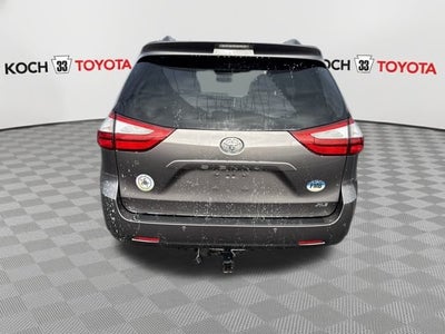 2017 Toyota Sienna XLE Premium 7 Passenger