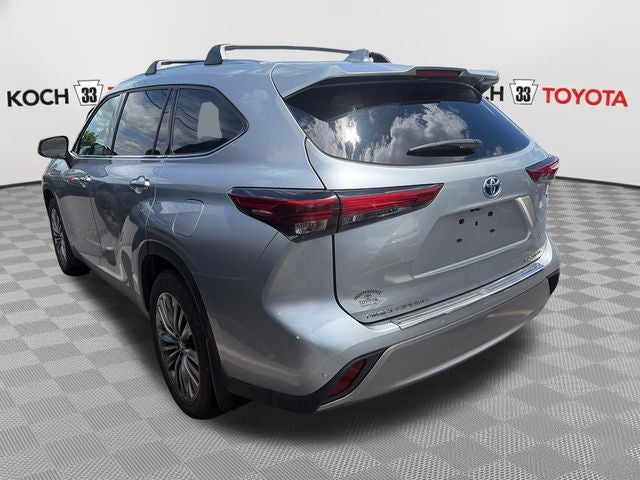 2021 Toyota Highlander Hybrid Platinum