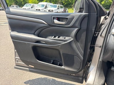 2019 Toyota Highlander SE