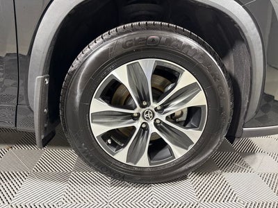 2023 Toyota Highlander Hybrid XLE
