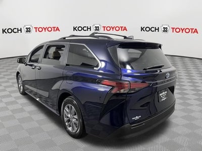 2022 Toyota Sienna XLE 7 Passenger