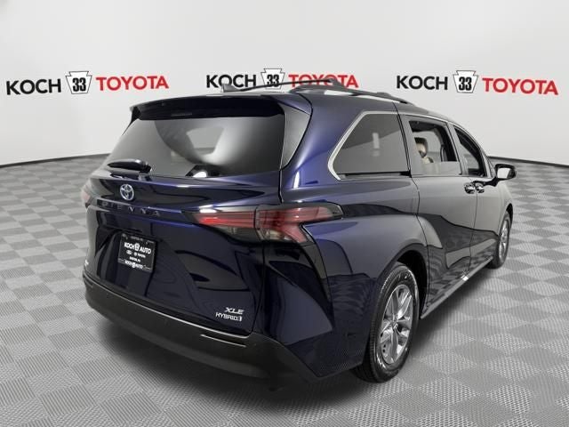 2022 Toyota Sienna XLE 7 Passenger
