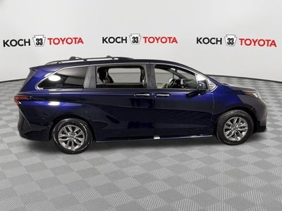 2022 Toyota Sienna XLE 7 Passenger