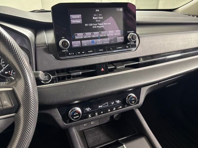 2024 Mitsubishi Outlander ES