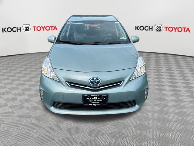 2014 Toyota Prius v Two