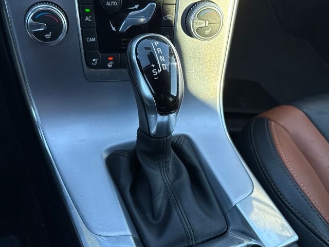 2018 Volvo V60 Cross Country T5