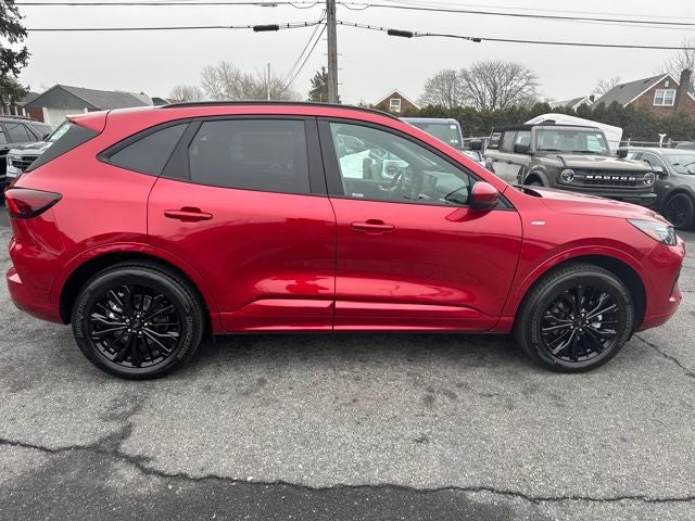 2026 Ford Escape ST-Line Elite
