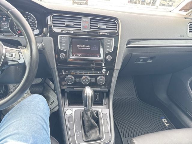 2015 Volkswagen Golf TDI SEL 4-Door