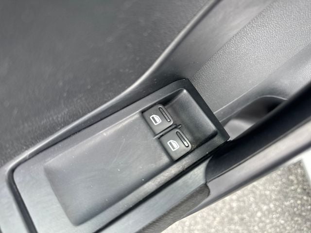 2014 Volkswagen Beetle 1.8T Entry