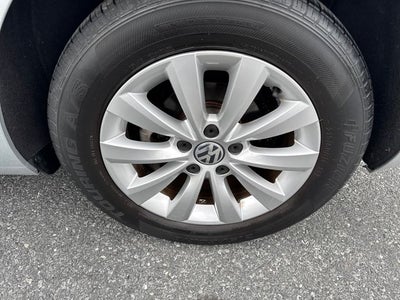 2014 Volkswagen Beetle 1.8T Entry