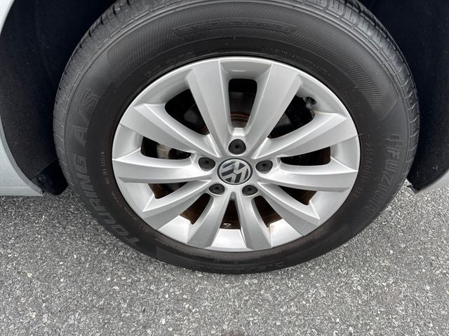 2014 Volkswagen Beetle 1.8T Entry