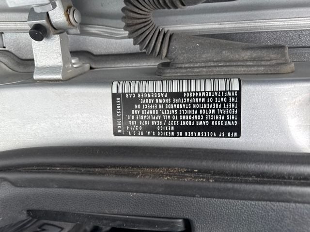 2014 Volkswagen Beetle 1.8T Entry